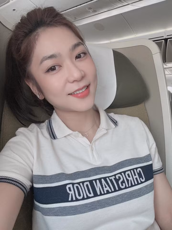 Dễ dàng nhận thấy, Hà Thanh Xuân đã "lột xác" hoàn toàn so với thời điểm trước đây.