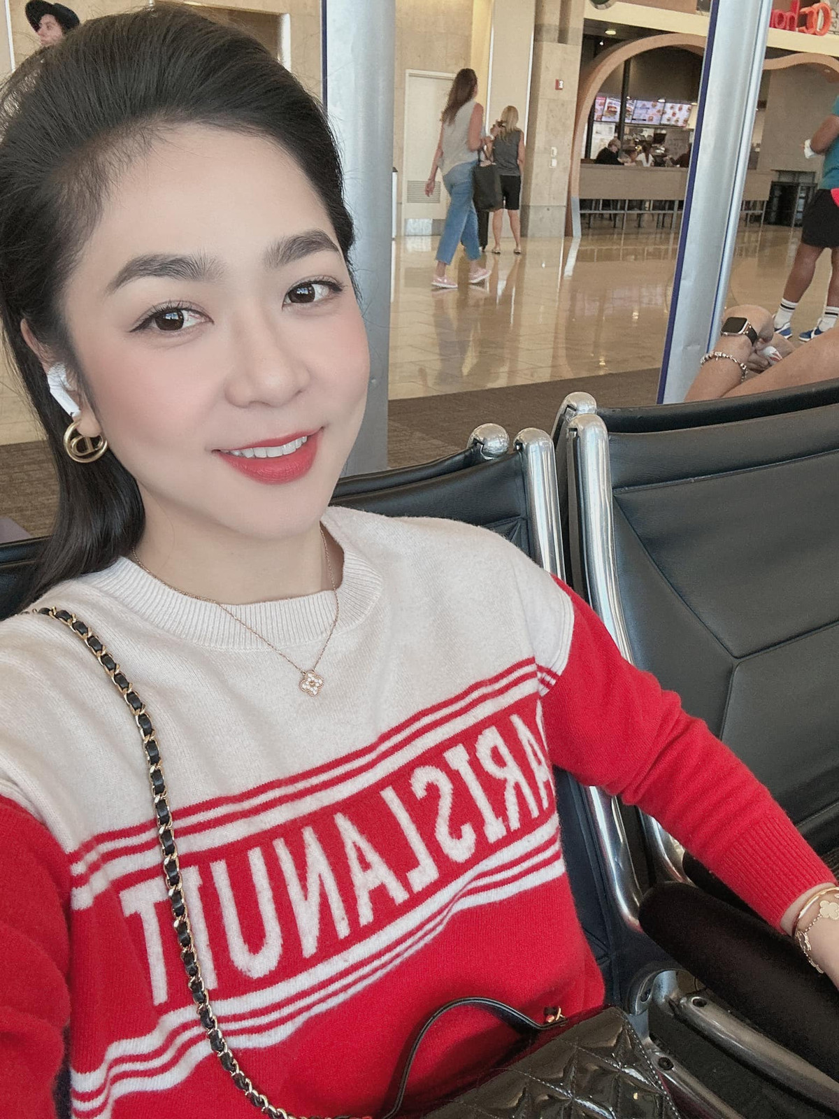 Không chỉ vậy, Hà Thanh Xuân còn không ngần ngại khoe mặt mộc, thể hiện sự tự tin vào nhan sắc của bản thân.