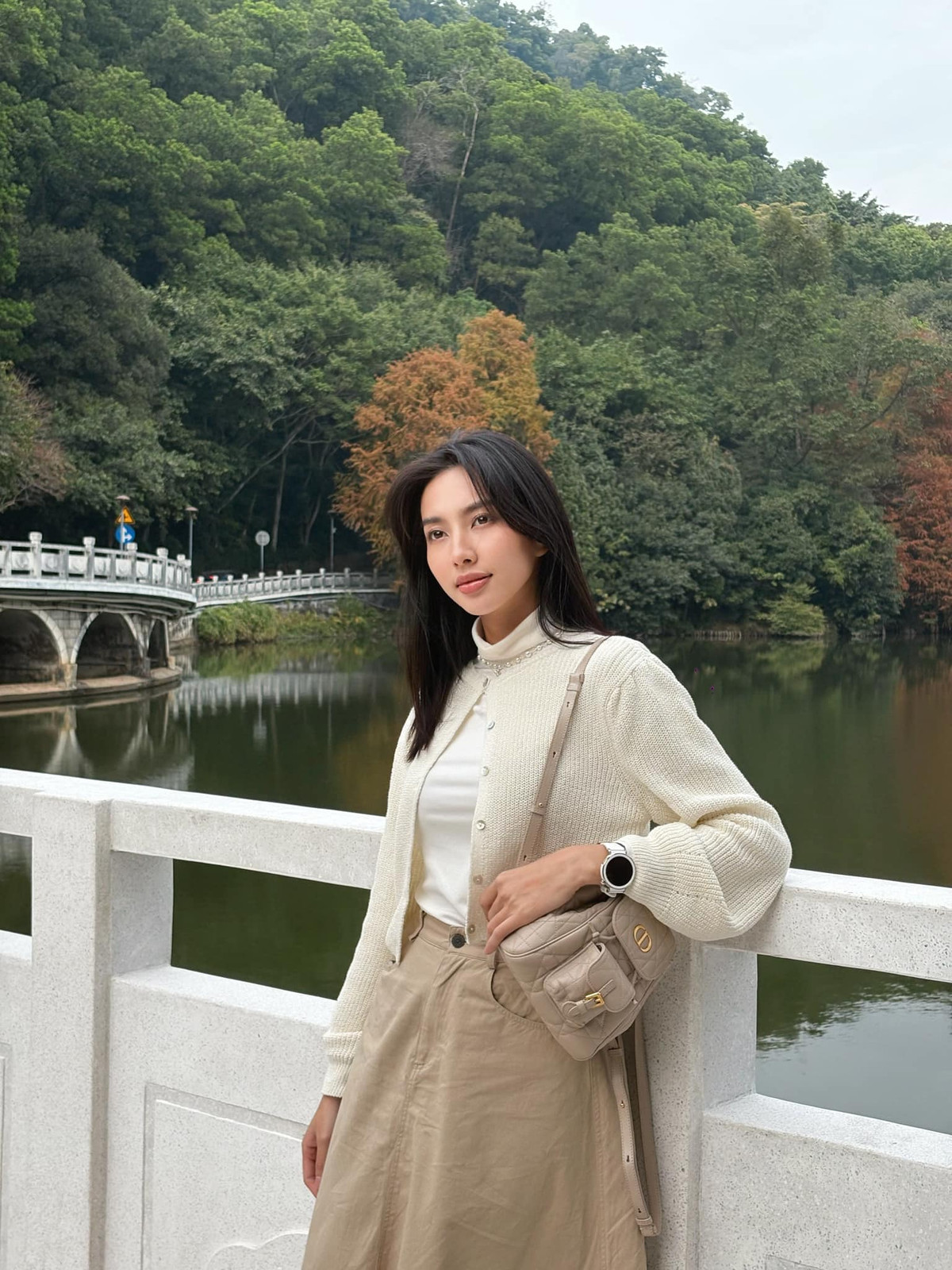 Hoa hậu Thùy Tiên xinh đẹp du ngoạn thắng cảnh Trung Quốc. Ảnh: FB Nguyễn Thúc Thùy Tiên