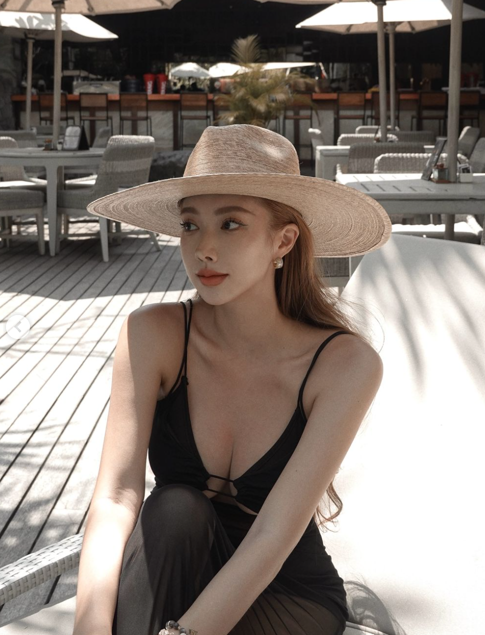 Yan Baby chẳng những xinh đẹp mà còn nổi bật với vóc dáng ấn tượng.