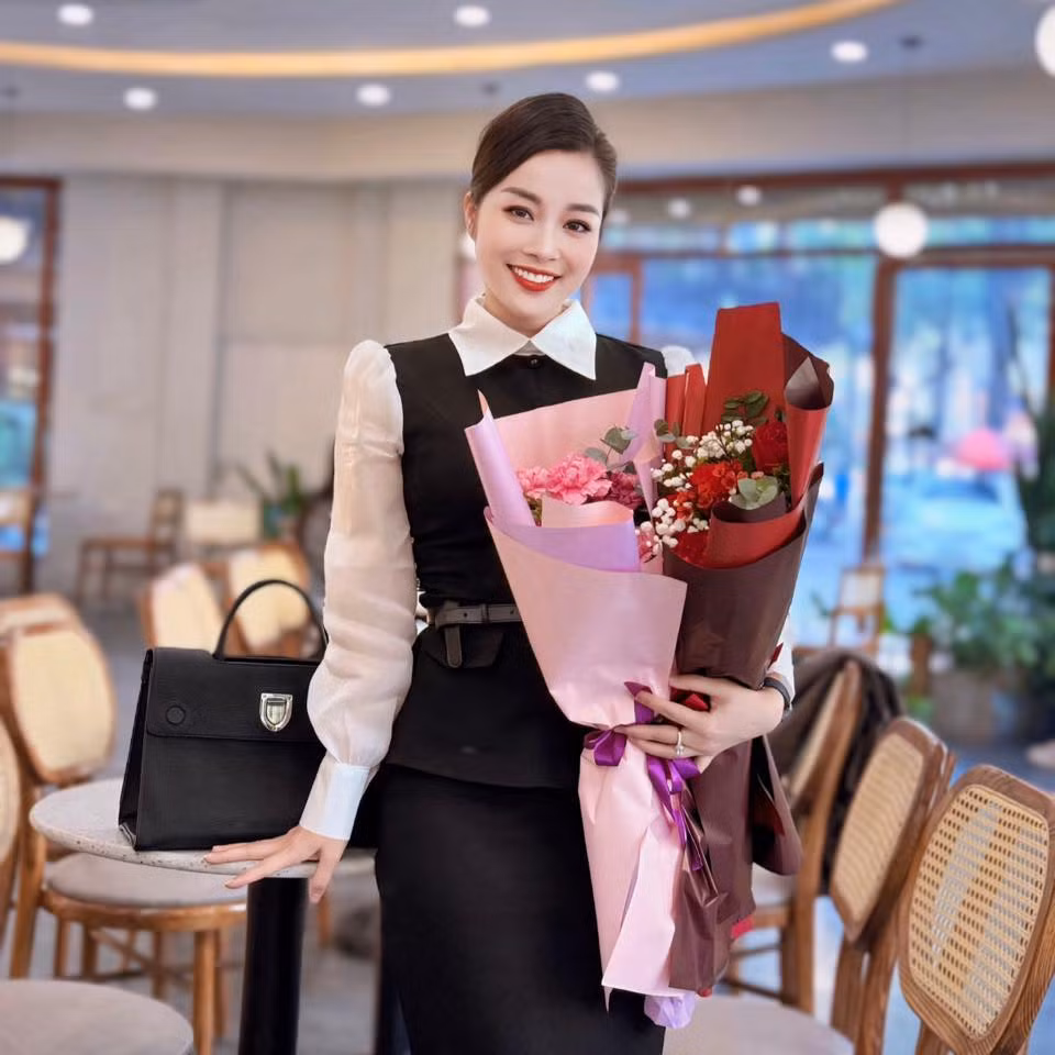 Dù đã hơn 20 năm trôi qua kể từ khi "Nhật ký Vàng Anh" lên sóng, Minh Hương vẫn giữ được nhan sắc trẻ trung, xinh đẹp.