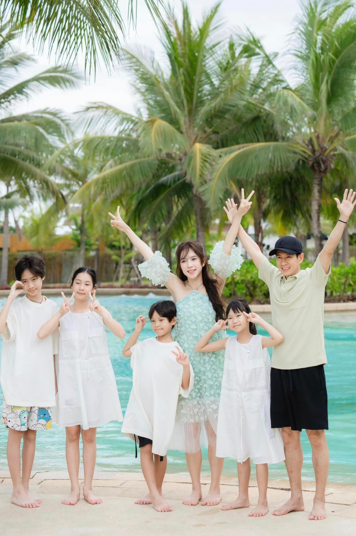 Các thành viên trong gia đình Lý Hải - Minh Hà đều đã có những giây phút vui vẻ và thoải mái.