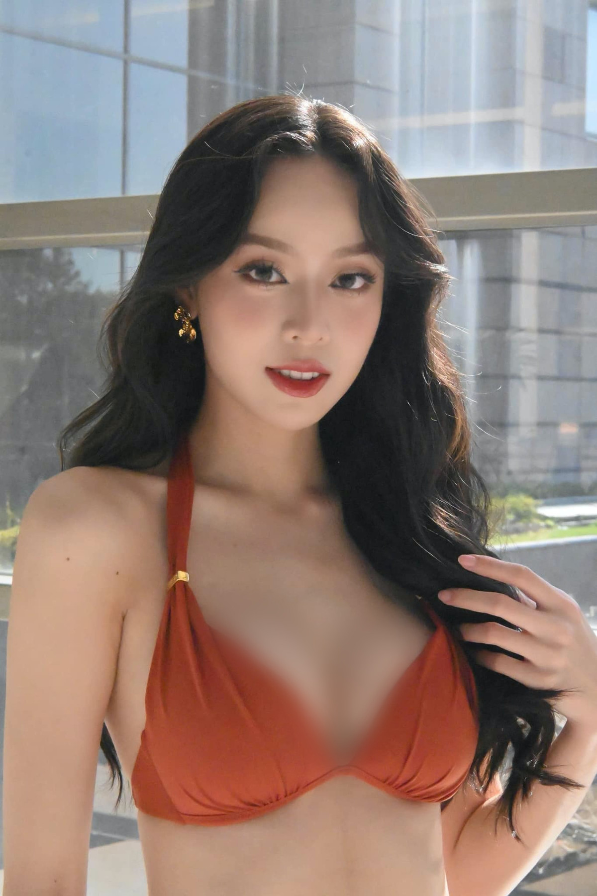 Thanh Thủy nóng bỏng, Khánh Vân khoe vẻ đẹp căng tràn Thanh Thuy nong bong, Khanh Van khoe ve dep cang tran