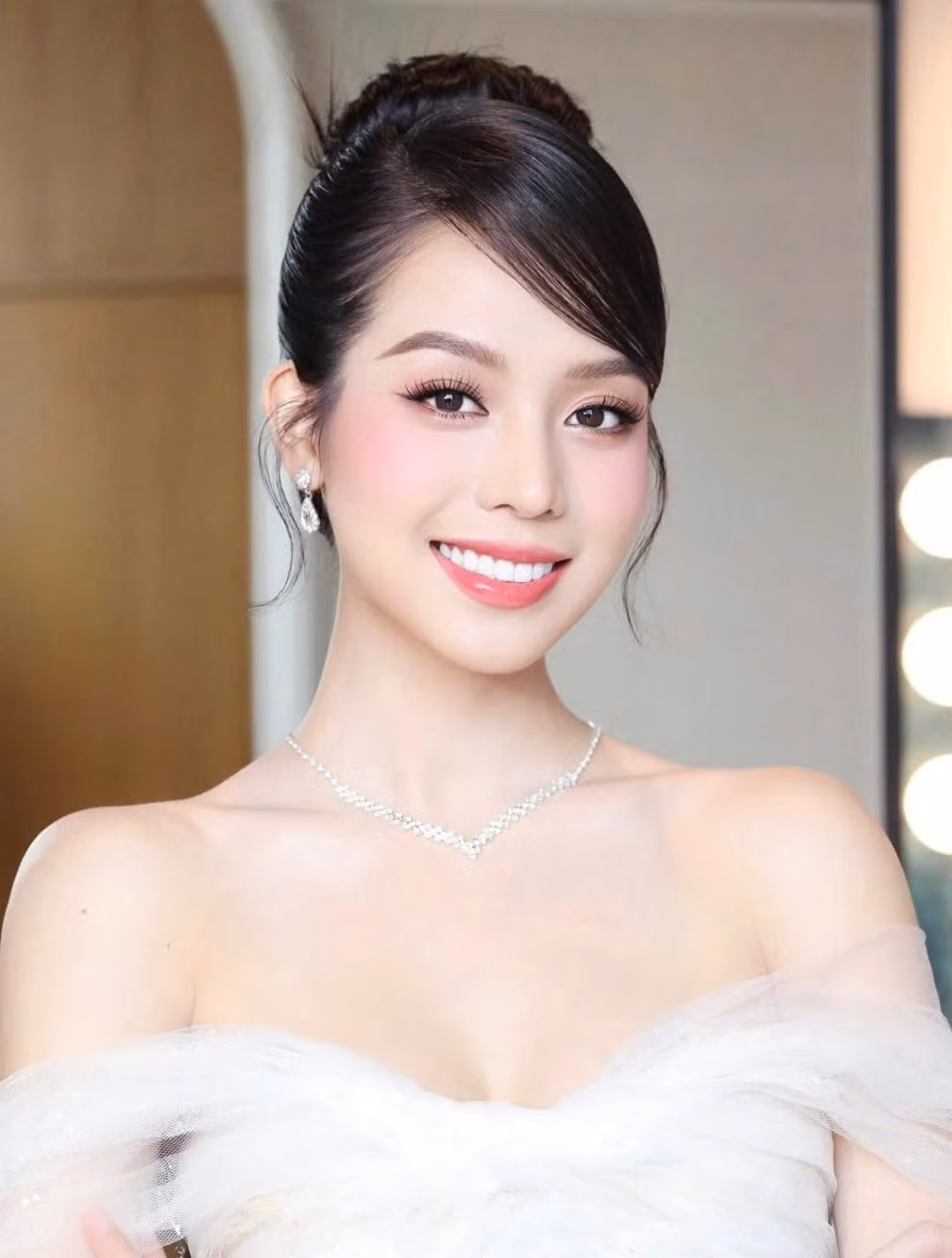  Hoa hậu Quốc tế Thanh Thủy sinh năm 2002, quê Đà Nẵng. Người đẹp sở hữu nhan sắc ngọt ngào, với chiều cao 1m76, số đo ba vòng 80-63-94 cm. Ảnh Internet