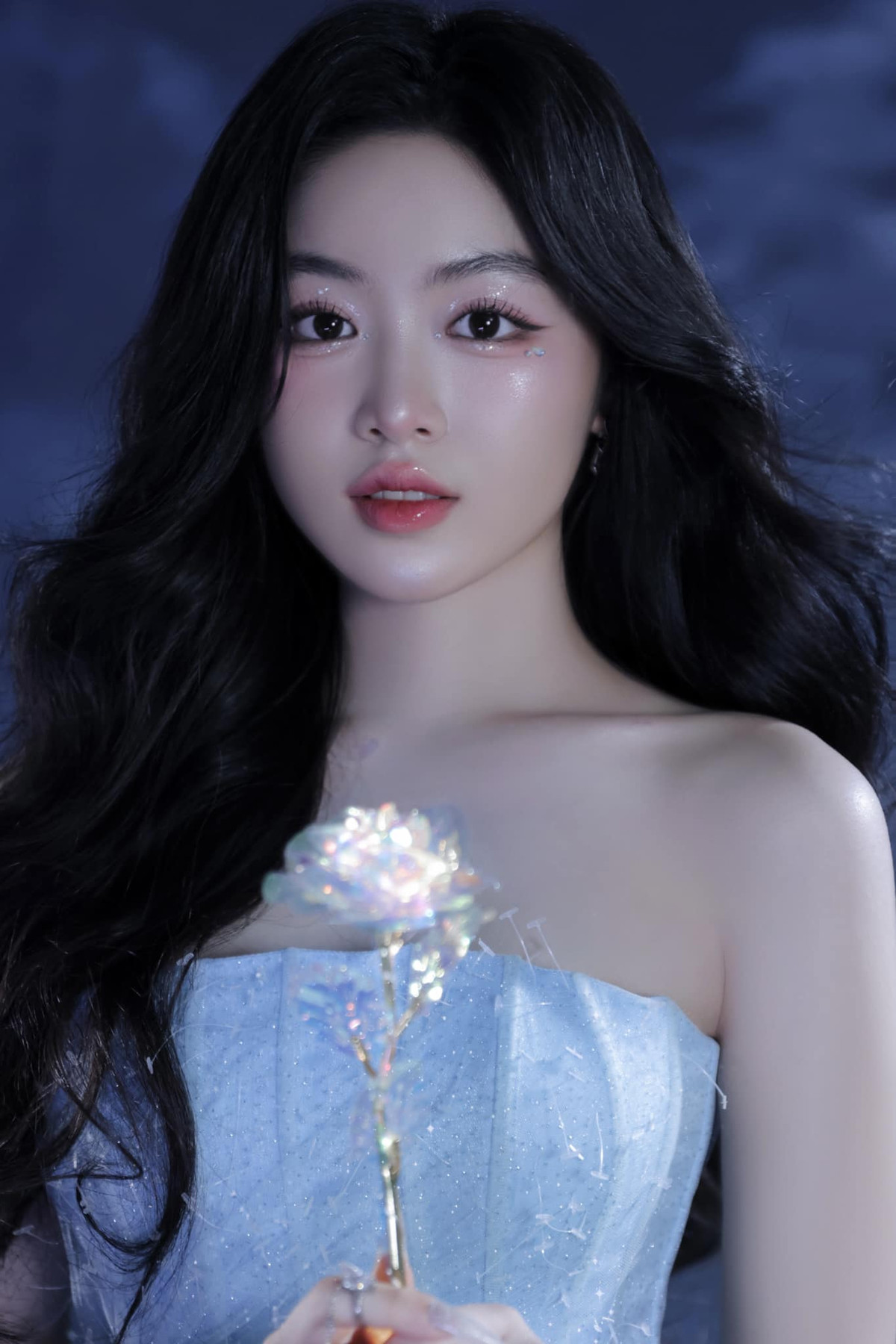 Sinh năm 2006, con gái Quyền Linh được thừa hưởng nhiều nét đẹp từ bố mẹ và hiện đang là một trong những hot girl thế hệ mới được yêu mến.