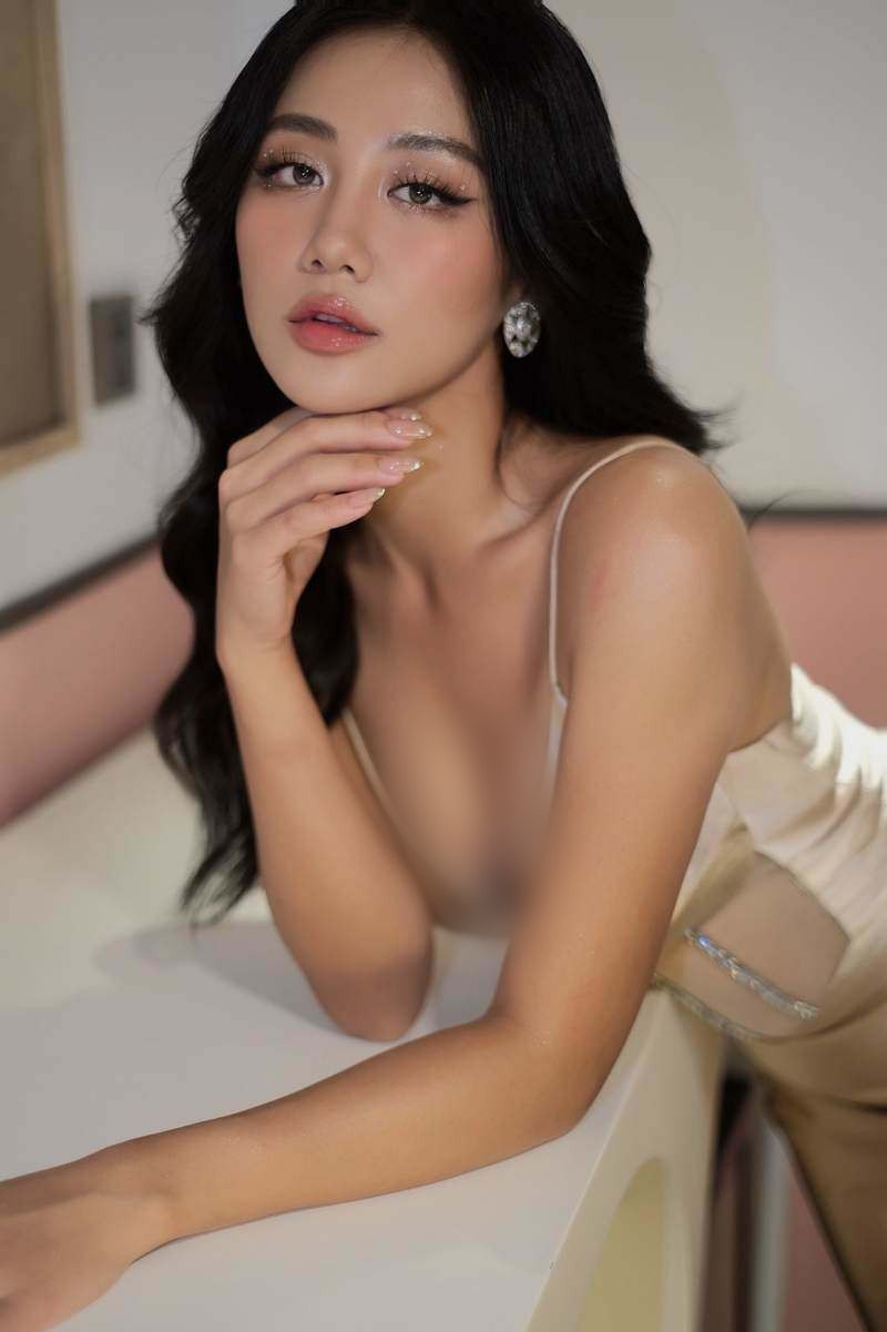 Hình ảnh mới của cô là minh chứng cho sự trưởng thành và thay đổi trong phong cách của nữ ca sĩ tài năng này.