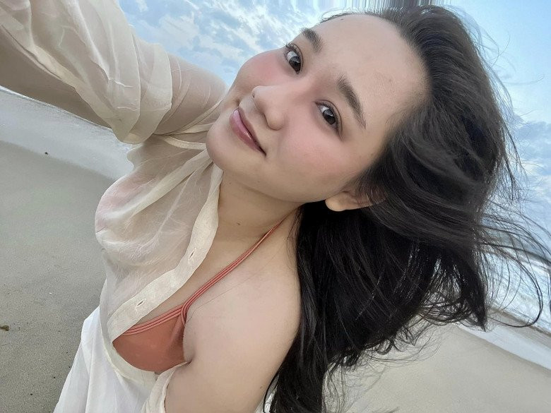 Trúc Anh là diễn viên kín tiếng về đời tư lẫn chuyện tình cảm. Nhiều năm qua, cô hạn chế góp mặt trong sự kiện giải trí.