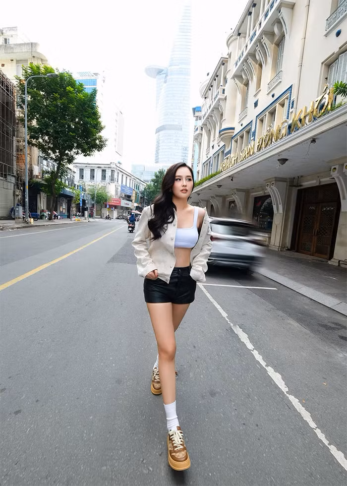 Thời gian gần đây, Mai Phương Thúy đã lấy lại vóc dáng sau một thời gian tăng cân mất kiểm soát. (Ảnh: FBNV)