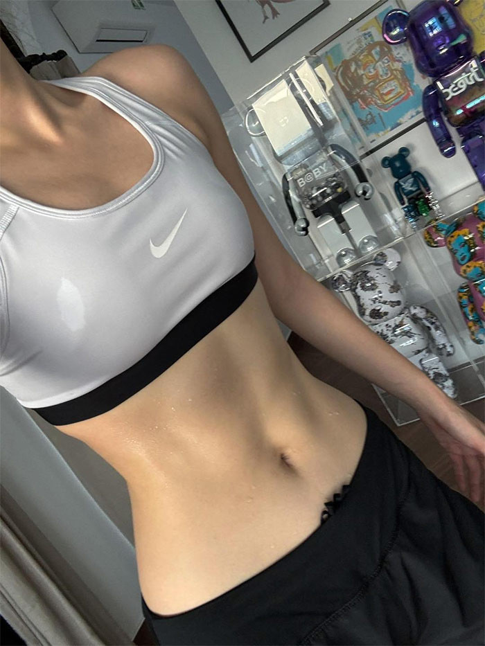 Để giảm được 4kg trong vòng 10 ngày, Hoa hậu Kỳ Duyên cắt giảm hoàn tinh bột và ưu tiên những thực phẩm giàu protein, chất xơ, ít chất béo như rau xanh, ức gà, cá hồi.