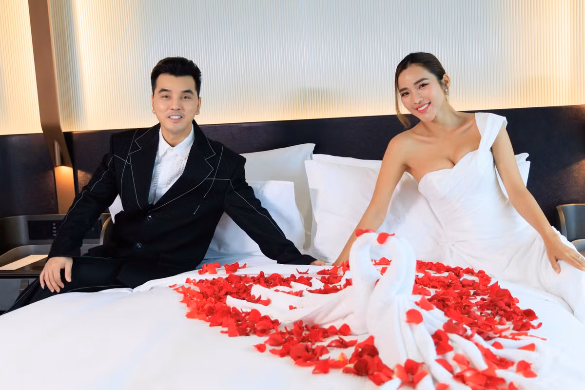 Trước khi đến với ca sĩ Ưng Hoàng Phúc, Kim Cương là mẹ đơn thân. Sau khi kết hôn, cô giã từ nghề người mẫu, lui về làm hậu phương cho chồng. Ảnh: FB Ưng Hoàng Phúc