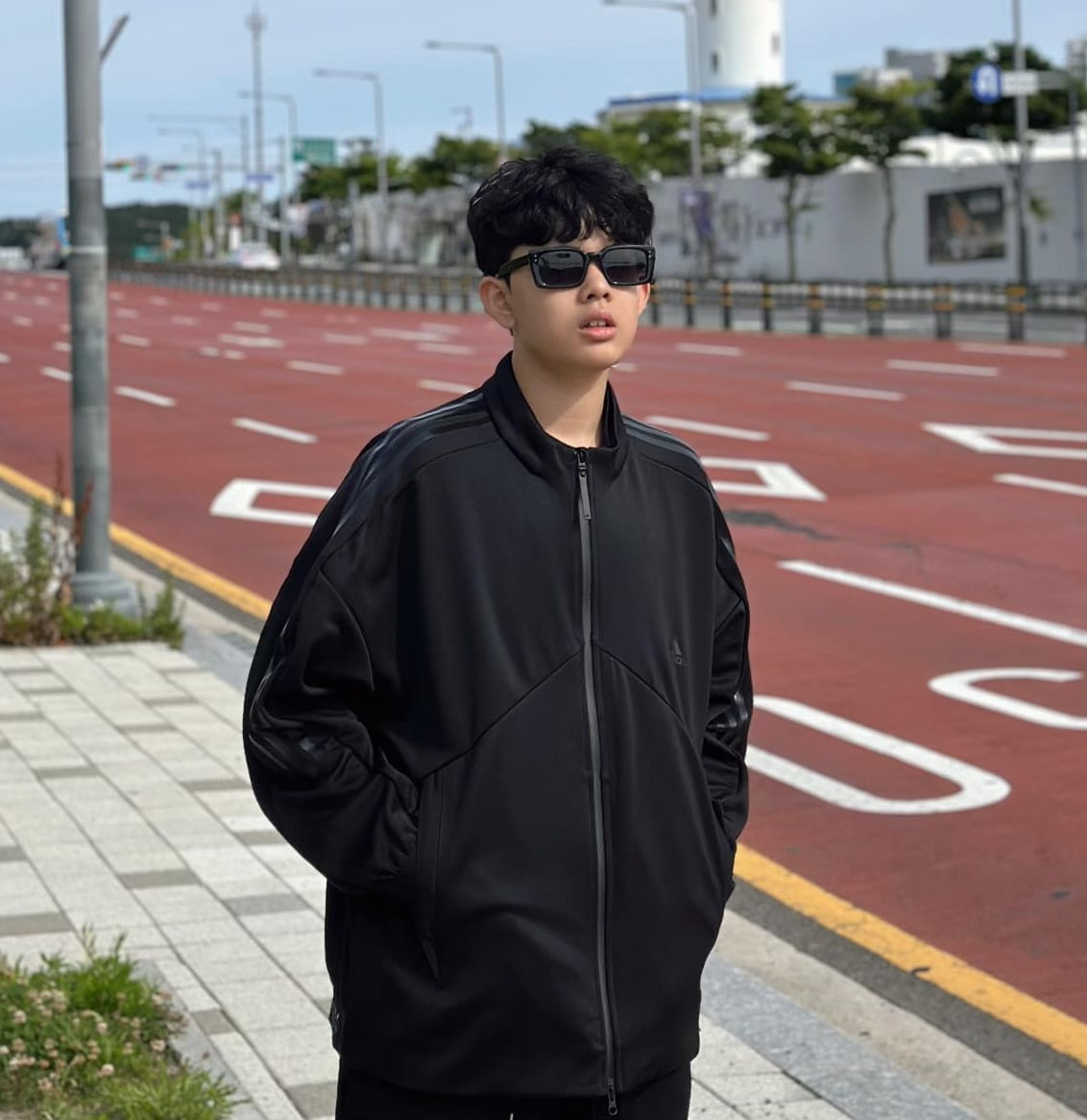 Gần đây, hình ảnh con trai Trương Quỳnh Anh mới 12 tuổi, có chiều cao vượt trội so với bạn bè cùng trang lứa đã khiến nhiều người không khỏi bất ngờ. Ảnh: FB Trương Quỳnh Anh