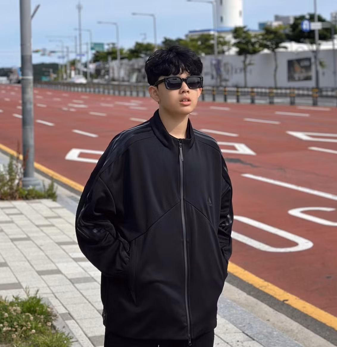 Gần đây, hình ảnh con trai Trương Quỳnh Anh mới 12 tuổi, có chiều cao vượt trội so với bạn bè cùng trang lứa đã khiến nhiều người không khỏi bất ngờ. Ảnh: FB Trương Quỳnh Anh