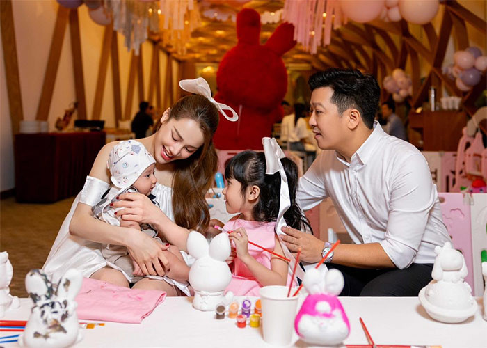 Nữ diễn viên 33 tuổi, sinh con trai sau khi con gái đầu lòng được ba tuổi. (Ảnh: FB Nabi Nhã Phương)