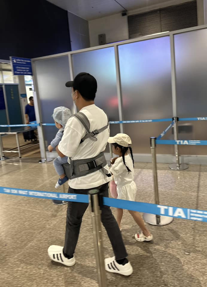 Trước đây, vợ chồng Nhã Phương cũng giấu mặt con gái Destiny mãi gần đây mới cho lộ diện. (Ảnh: FB Nabi Nhã Phương)