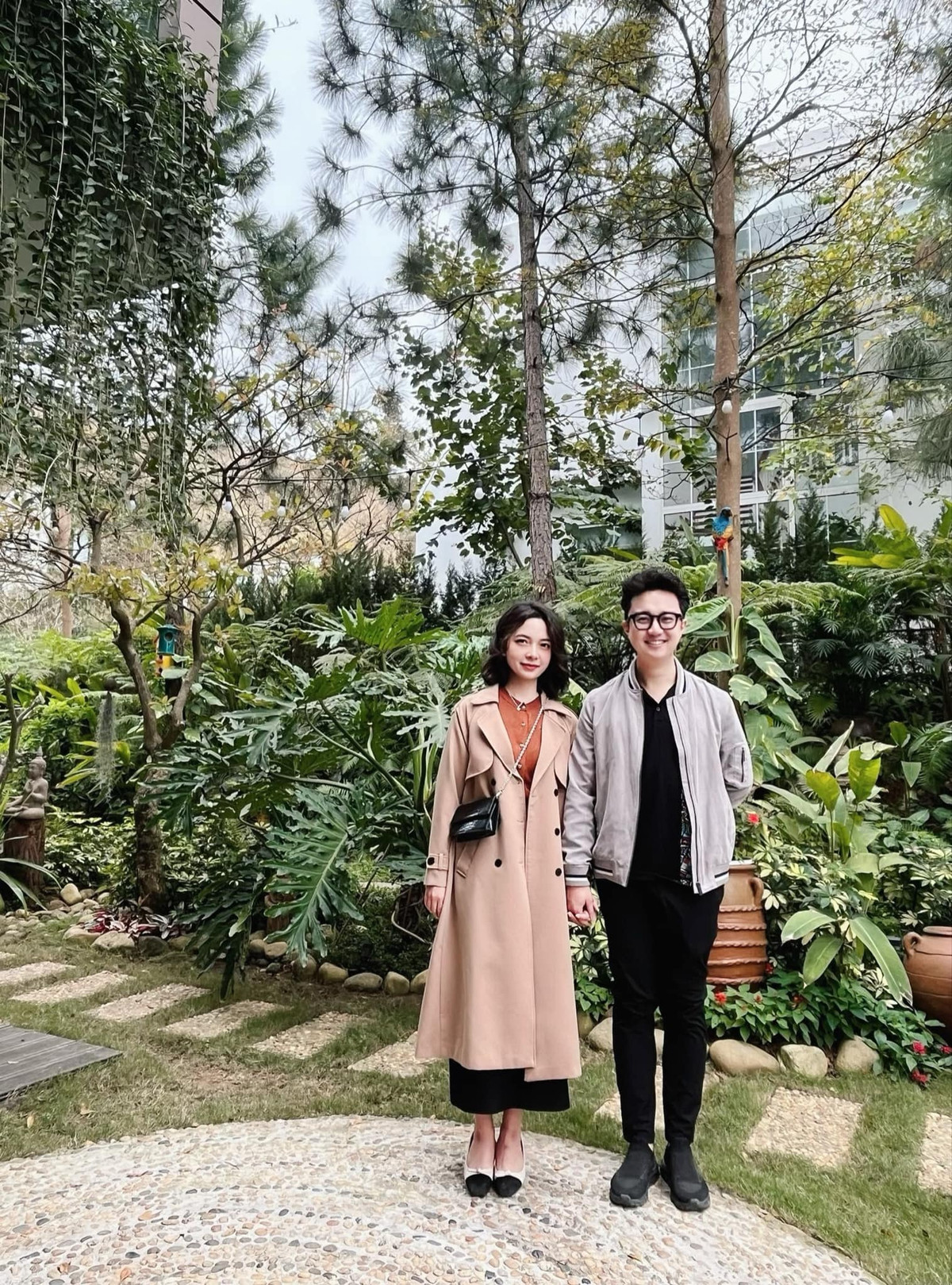 Cụ thể, MC Dương Sơn Lâm chia sẻ: "Về bình đẳng giới, tôi nghĩ khi những hình ảnh nam giới làm việc nhà trở nên hết sức bình thường, không ai còn nói về nó như một sự lạ cần khuyến khích nữa. Đó là lúc chuyện bình đẳng giới có thêm một bước tiến nữa". Ảnh: FBNV