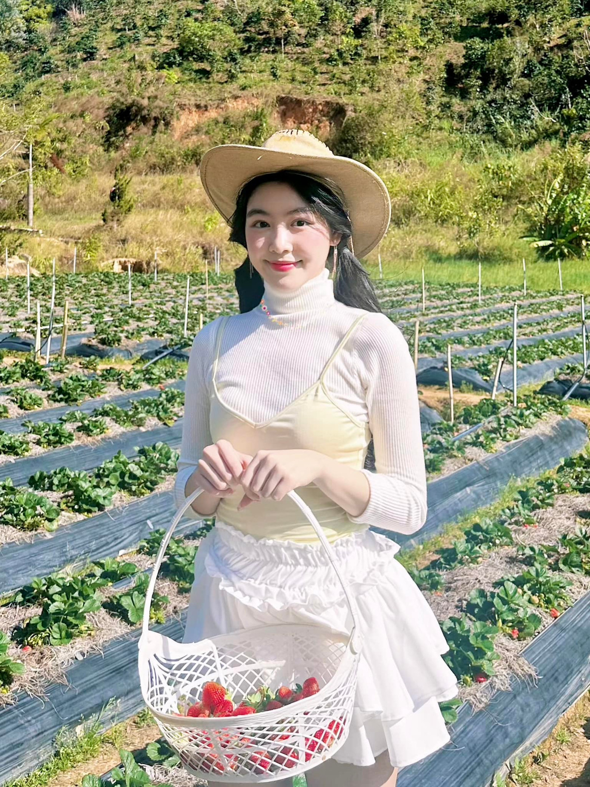 Cô bé sở hữu chiều cao 1m70, thân hình mảnh mai.