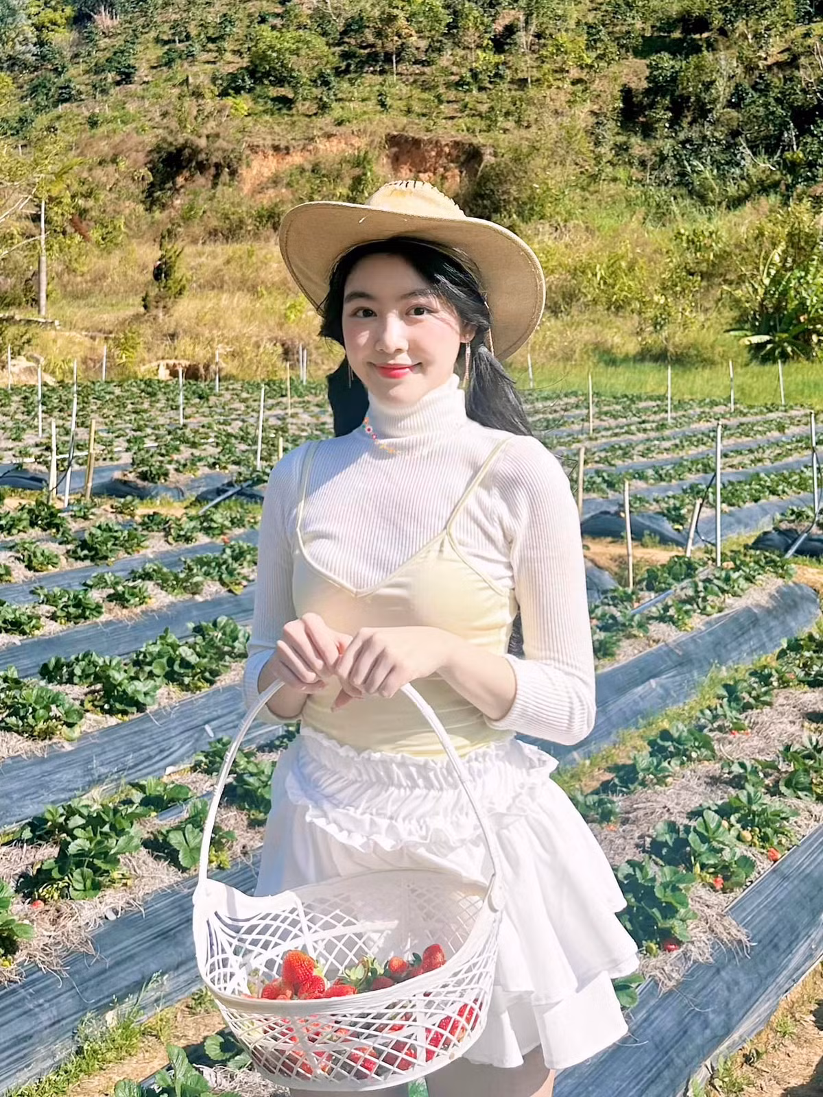 Cô bé sở hữu chiều cao 1m70, thân hình mảnh mai.