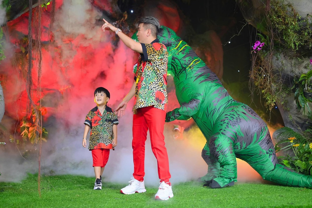 Có bố là người nổi tiếng, giàu có, Polo Huỳnh đích thị là cậu bé "sinh ra đã ngậm thìa vàng".