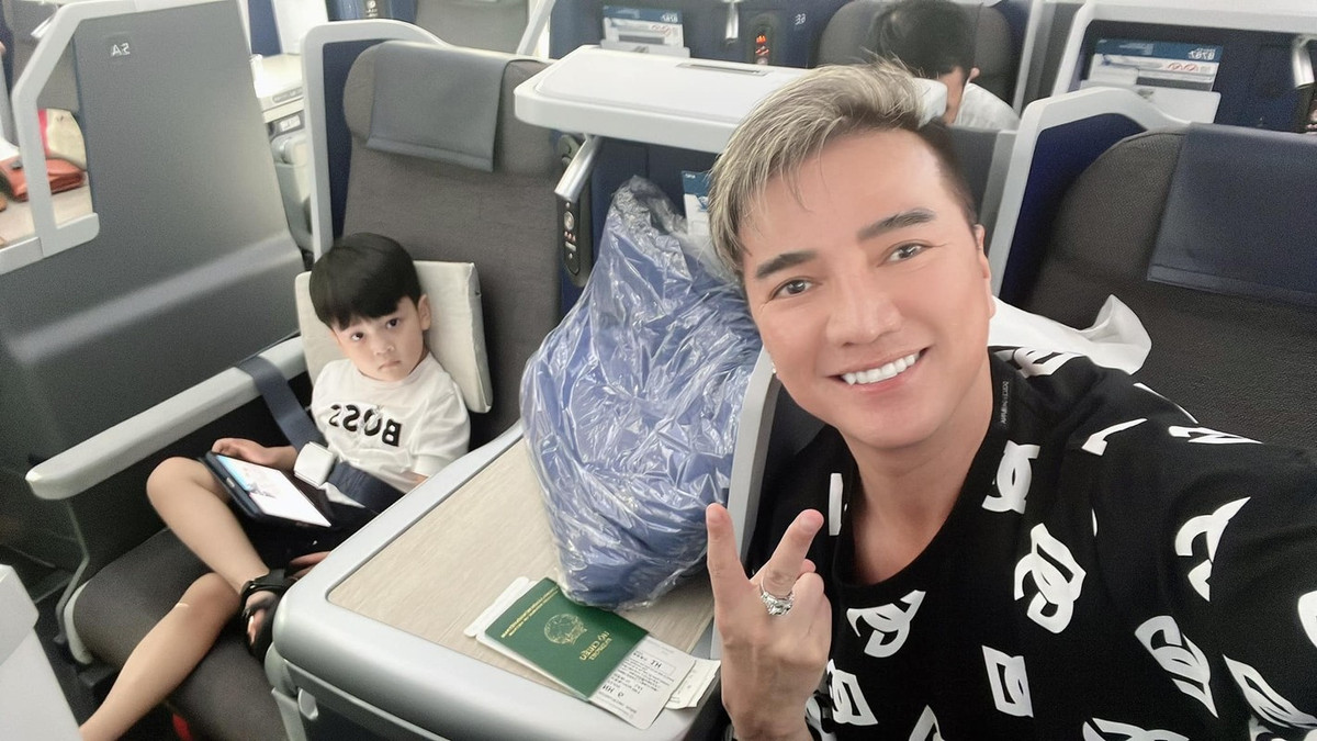 "Ông hoàng nhạc Việt" cũng rất quan tâm tới việc học hành của con. Anh lựa chọn ngôi trường mầm non quốc tế có tiếng tại TP HCM cho Polo theo học với mức học phí khoảng 260 triệu đồng/năm.