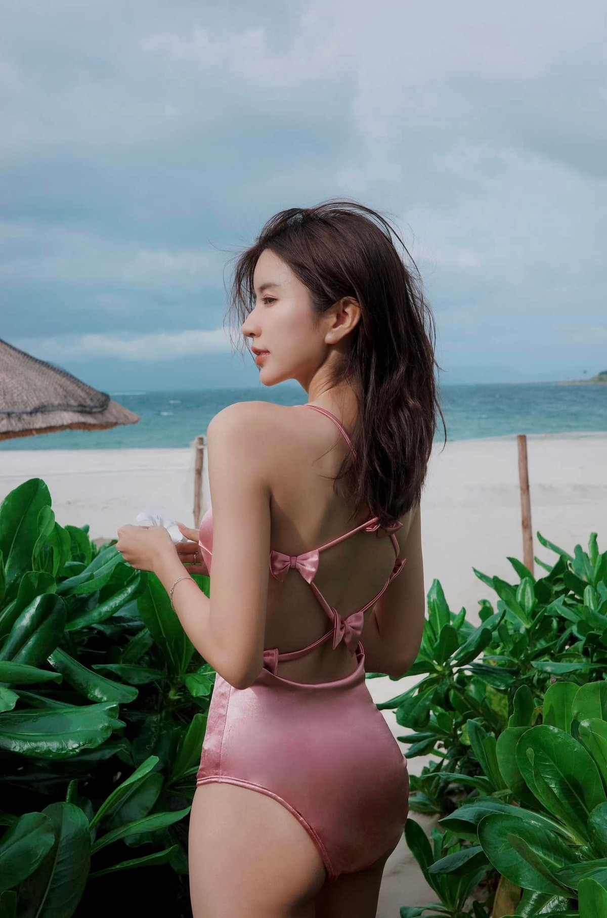 Khác với hình ảnh dễ thương, ngọt ngào trong phim, ngoài đời Ngọc Huyền là cô gái sở hữu gu thời trang cá tính, năng động. Ảnh: FB Nguyễn Ngọc Huyền