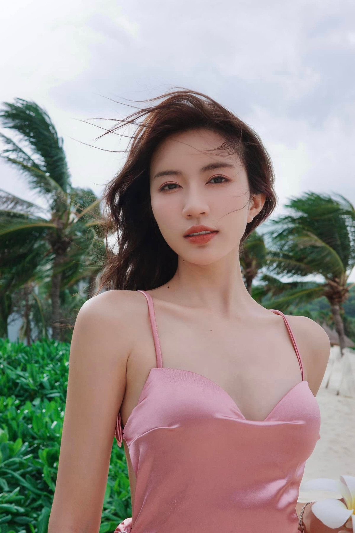 Bên cạnh những lời khen ngợi về vẻ đẹp hình thể, nhiều người còn dành lời tán thưởng cho phong cách thời trang ngày càng tinh tế của Ngọc Huyền. Ảnh: FB Nguyễn Ngọc Huyền