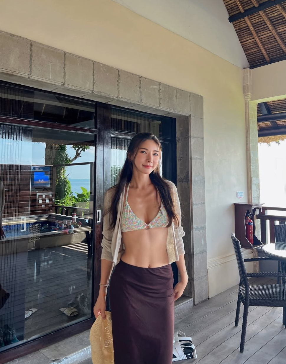 Hiện tại, mỹ nhân xứ Hàn làm việc tự do, vừa kinh doanh vừa nhận quảng cáo cho nhiều thương hiệu từ thời trang, làm đẹp đến thể thao.