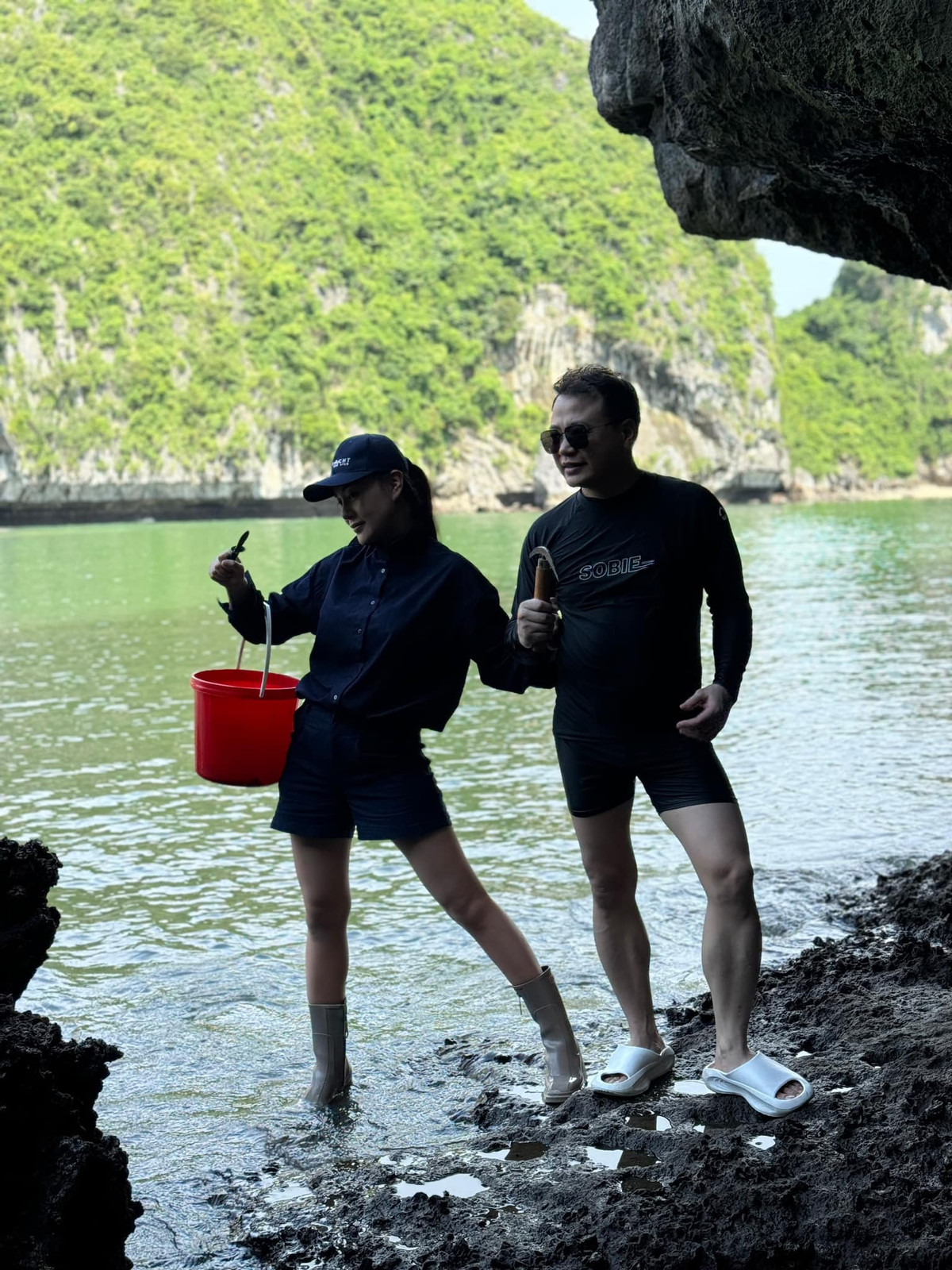 Phương Oanh khoe ảnh đi hẹn hò cùng shark Bình nhân kỷ niệm 1 năm "thoát ế". Ảnh: FB Đỗ Phương Oanh