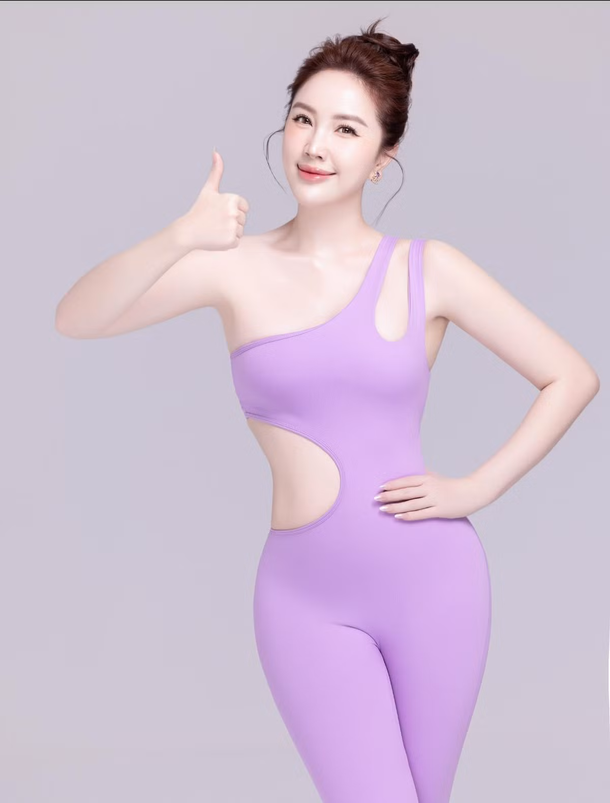 Bao Thy khoe dang thon gon, vo Tuan Hung bat ngo hoa diu dang