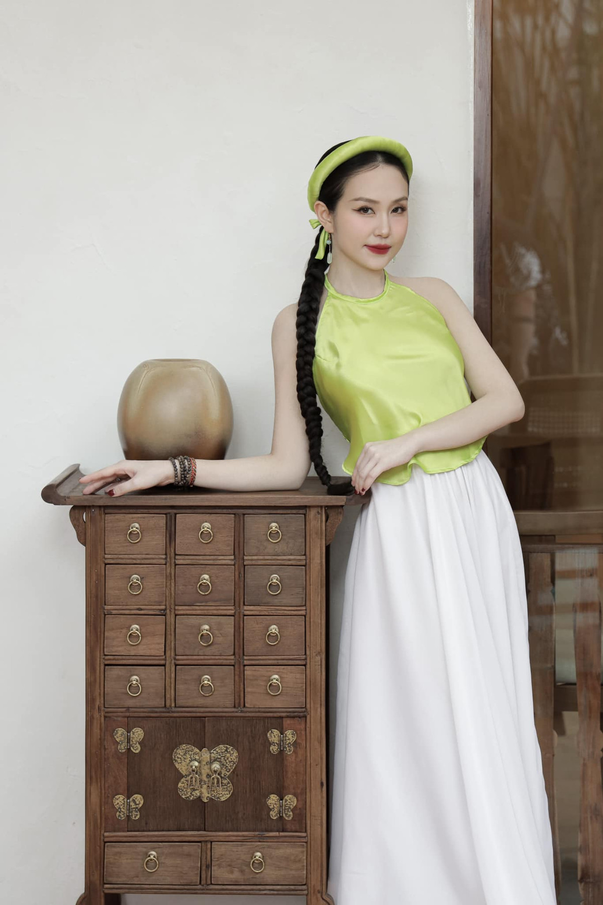 Vợ ca sĩ Tuấn Hưng đăng ảnh dịu dàng, chúc mọi người tuần mới nhiều năng lượng. Ảnh: FB Trần Thu Hương