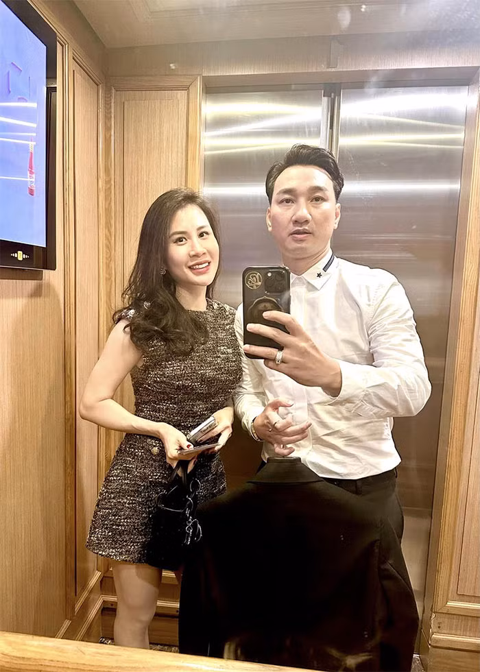 Trong mắt Thành Trung, vợ anh là một người luôn biết hy sinh, giúp anh cân bằng lại tính cách nóng nảy.