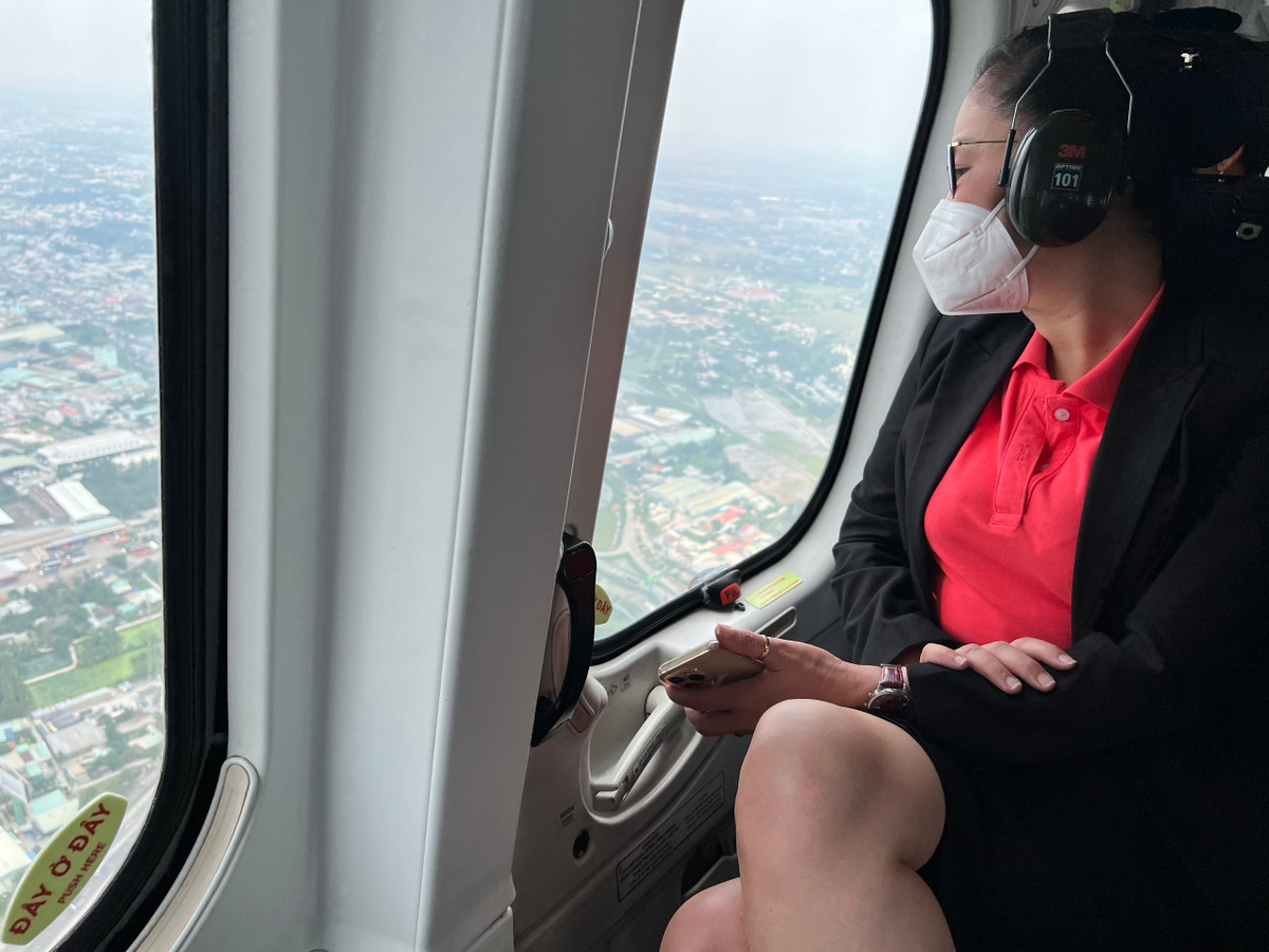 Những chuyến trực thăng du lịch đầu tiên của TP HCM dịp 30/4 - Hình 3 Nhung chuyen truc thang du lich dau tien cua TP HCM dip 30/4-Hinh-3