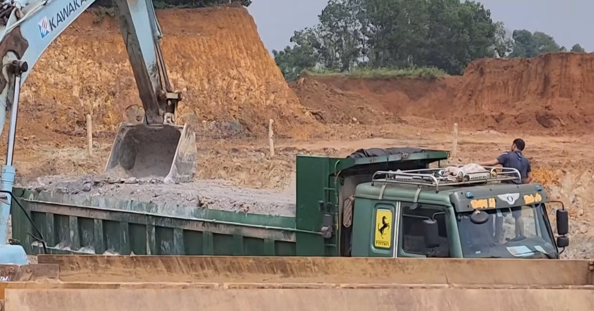 Chan dung xe qua tai tu mo dat phuc vu vanh dai 4