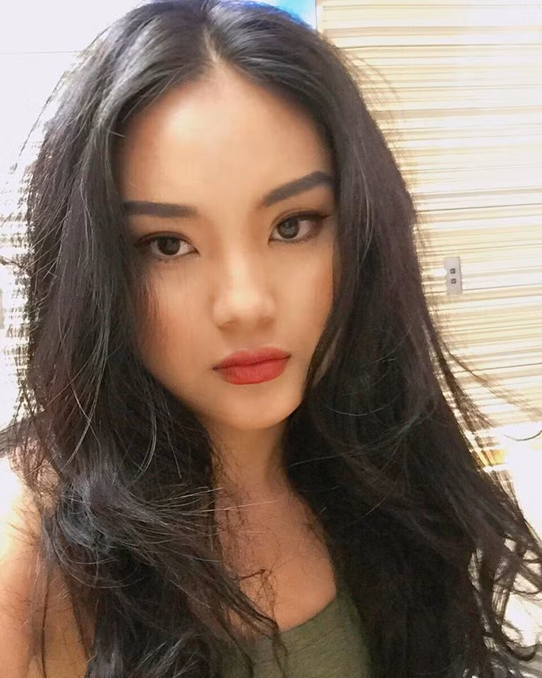 Với lợi thế về ngoại hình, hot girl Tây Nguyên xây dựng và làm chủ một số thương hiệu trên Facebook, đồng thời cũng được nhiều thương hiệu nổi tiếng khác cả trong và ngoài nước mời làm người đại diện. Song song đó, Phương Thảo vẫn kết hợp đem đến cho mọi người những sản phẩm, mặt hàng liên quan đến ngành công nghiệp fitness, tạo ra những đoạn clip hướng dẫn tập luyện, góp phần xây dựng phong trào tập luyện có ích, rèn luyện thân thể đang rất phổ biến ở Việt Nam hiện nay.