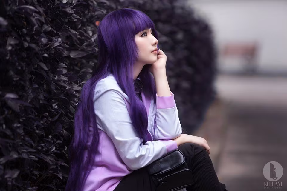 Cư dân mạng Trung Quốc thường rất thích thú với những cô gái mang vẻ đẹp thuần Việt Nam nhưng vẫn biết cách làm mới bản thân với nhiều phong cách hiện đại. Nguyễn Lê Minh Trúc là một cô gái như vậy, cô nàng sở hữu đôi mắt to tròn, làn da trắng hồng và nhiều nét rất Việt Nam khác trên khuôn mặt nhưng vẫn luôn biết cách tạo ra điểm nhấn nhờ trang điểm hoặc lựa chọn phong cách thời trang mới mẻ, nhiều màu sắc hơn. Ảnh: Lâm Khánh.