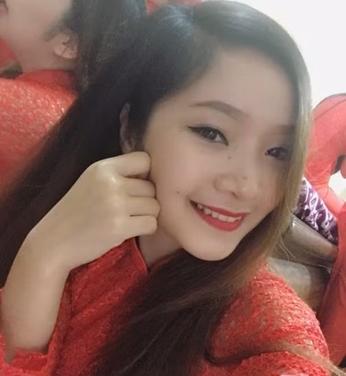 Bài hát thực sự rất phù hợp với khung cảnh đám cưới và càng khiến người xem cảm thấy thú vị hơn khi được "phụ họa" bằng những cử chỉ đáng yêu của 5 cô gái trẻ.