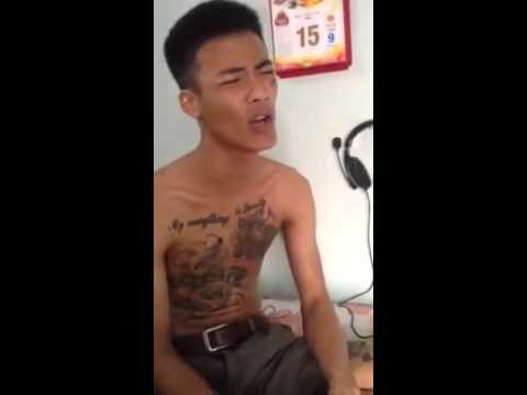 Chỉ khi nhìn thấy tờ cáo phó trong đám tang của Đạt Cỏ ở quê nhà, dân mạng mới tin đó là sự thật, nghẹn đắng khi biết được một chàng trai hát hay, dễ mến, thân thiện và khá nổi tiếng trên mạng xã hội đã qua đời một cách rất đột ngột.