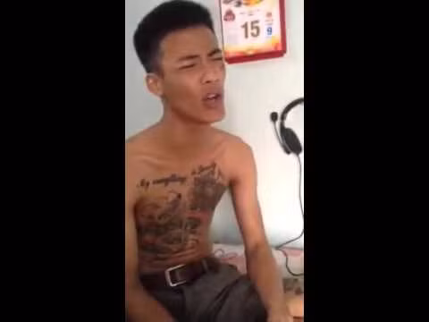 Chỉ khi nhìn thấy tờ cáo phó trong đám tang của Đạt Cỏ ở quê nhà, dân mạng mới tin đó là sự thật, nghẹn đắng khi biết được một chàng trai hát hay, dễ mến, thân thiện và khá nổi tiếng trên mạng xã hội đã qua đời một cách rất đột ngột.