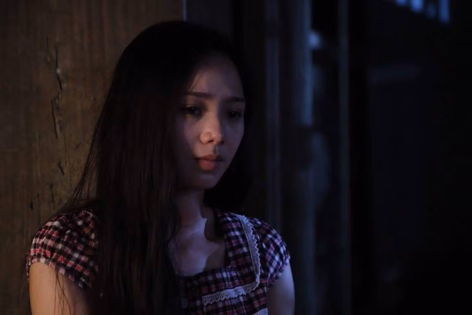 Hiện tại cô nàng 9X vẫn rất tích cực học hỏi, nâng cao chuyên môn, khả năng diễn xuất của mình để hoàn thành tốt các vai được đảm nhận, từng bước đạt được ước mơ của mình. Ảnh trong bài: Facebook nhân vật.