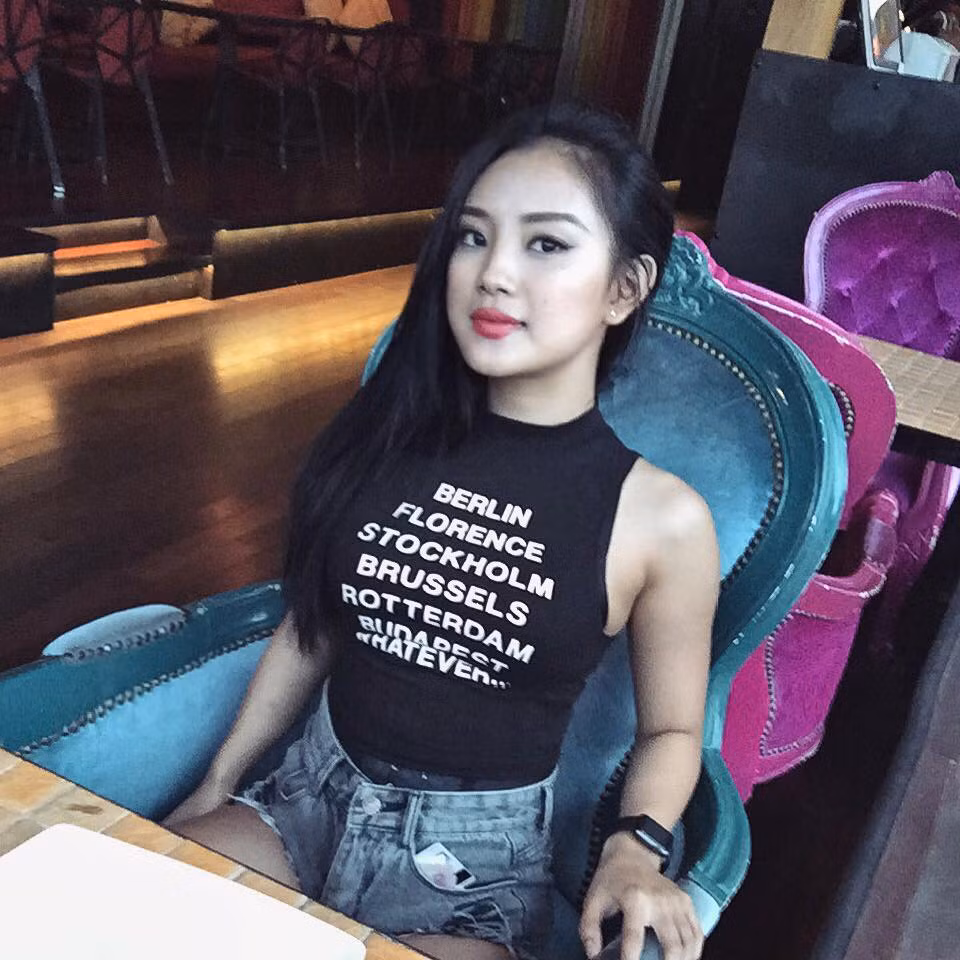 “Hình thể thay đổi cuộc sống của mình cũng thay đổi theo hướng tích cực. Mình được diện những bộ váy đẹp, làm công việc mình yêu thích và lúc nào cũng tràn đầy năng lượng”, Phương Thảo chia sẻ. Ảnh trong bài: Facebook nhân vật.