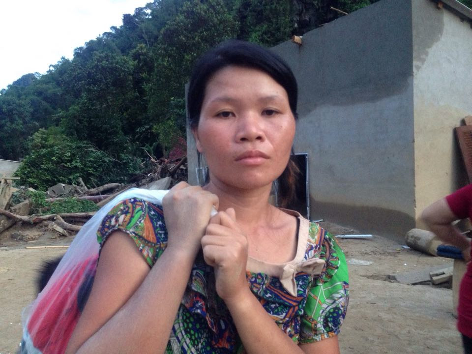 Nguoi dan ong ke lai phut sinh tu khi cuu 8 nguoi khoi dong nuoc lu-Hinh-2