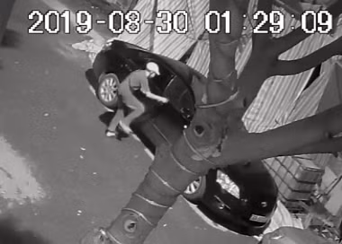 Nhận được tin báo, cơ quan công an đã đến hiện trường thu thập các dấu vết. Đồng thời, truy bắt tội phạm.