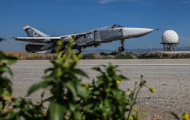 Tuy nhiên đánh giá qua màu sắc của máy bay quân sự, giới chuyên môn nhận định rằng chúng ta thực sự có thể nói đây là các chiến đấu của lực lượng hàng không - vũ trụ Nga.