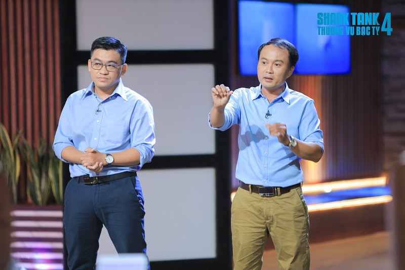 Shark Lien “choi lon” chot deal trieu do tang chong, buoc Shark Hung nhuong buoc