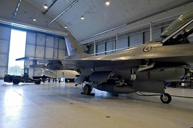 Trong khi đó, F-35 vẫn đang trong quá trình phát triển công nghệ và hoàn chỉnh thiết kế nên việc thử nghiệm JSM của máy bay này gặp nhiều khó khăn. Dù chưa đưa ra quyết định cuối cùng nhưng nguồn tin từ Không quân Mỹ tiết lộ, gần như chắc chắn JSM sẽ được lựa chọn để trang bị cho máy bay chiến đấu F-16.