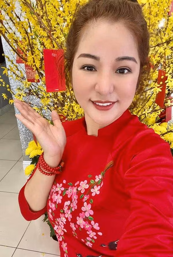 Choang ngop biet thu co toi 3 khu vuon tai My cua Thuy Nga