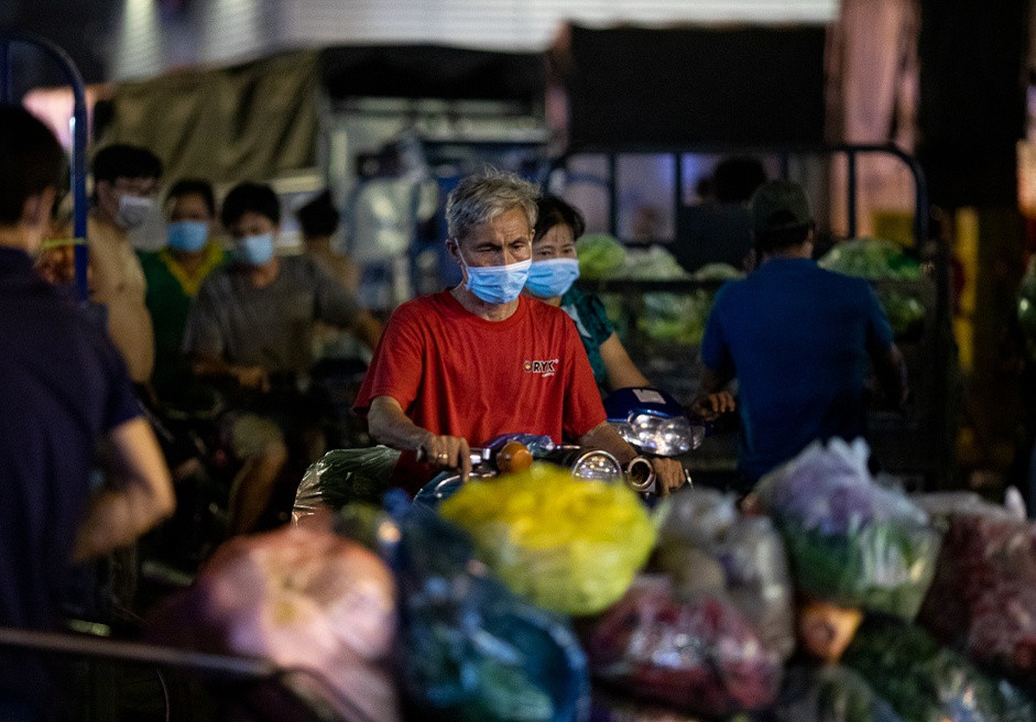 Hàng hóa vào TP.HCM thế nào khi 3 chợ đầu mối dừng hoạt động? - Hình 3 Hang hoa vao TP.HCM the nao khi 3 cho dau moi dung hoat dong?-Hinh-3