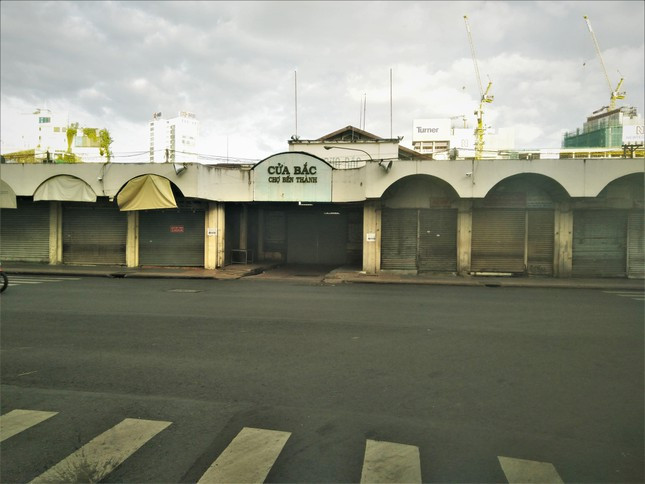 Cửa Bắc, nơi nhiều hàng hoa tươi, nay cũng vắng lặng