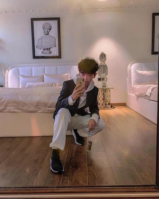 Gia Kỳ tên thật (Nguyễn Đăng Gia Kỳ, SN 2003) là gương mặt vô cùng quen thuộc với dân mạng bởi những pha chứng minh chuẩn con nhà giàu.