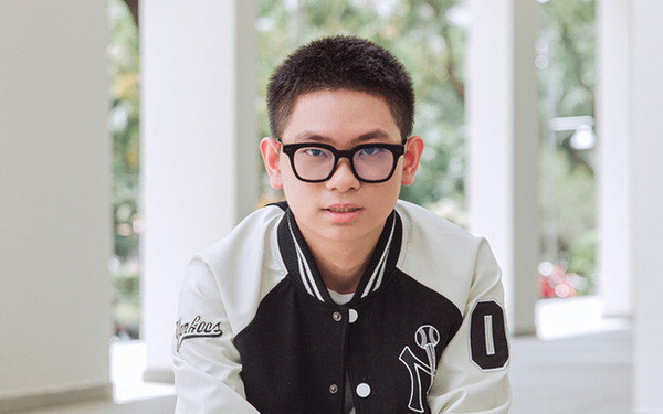 Nơi Gia Kỳ theo học là trường quốc tế SSIS Nam Sài Gòn, học phí tại ngôi trường này lên đến nửa tỷ đồng/năm và là địa chỉ có nhiều rich kid cũng như con em nghệ sĩ theo học.