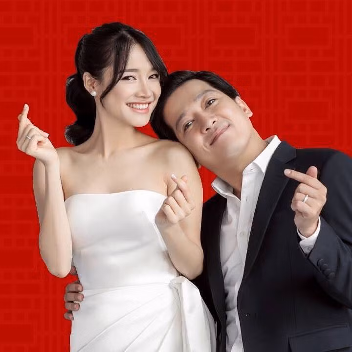 Vượt qua hoàn cảnh, đến nay danh hài Trường Giang đã gây dựng sự nghiệp vững chắc, sở hữu khối tàu sản tiền tỷ đáng ngưỡng mộ bên cuộc sống hôn nhân với Nhã Phương. Ảnh: Vietnamnet